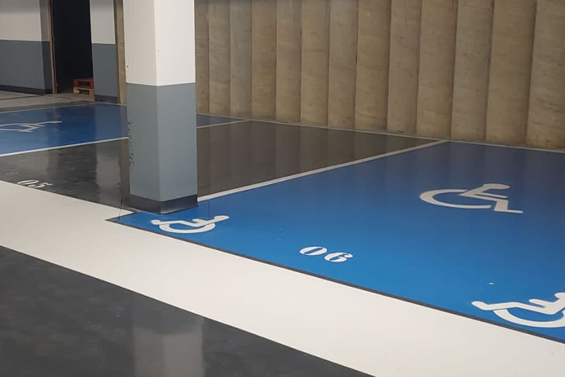 Marquage_Sol_Peinture_Place_Pmr_accessibilite_bayonne_pau_pyrenees
